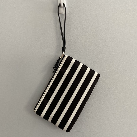 Kate Spade wristlet. Brand new. - Picture 2 of 3